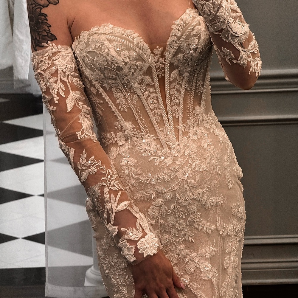 Maggie Sottero Ivory Lace Wedding Dress w/ Sequins (Sleeves Included) - Picture 2 of 5